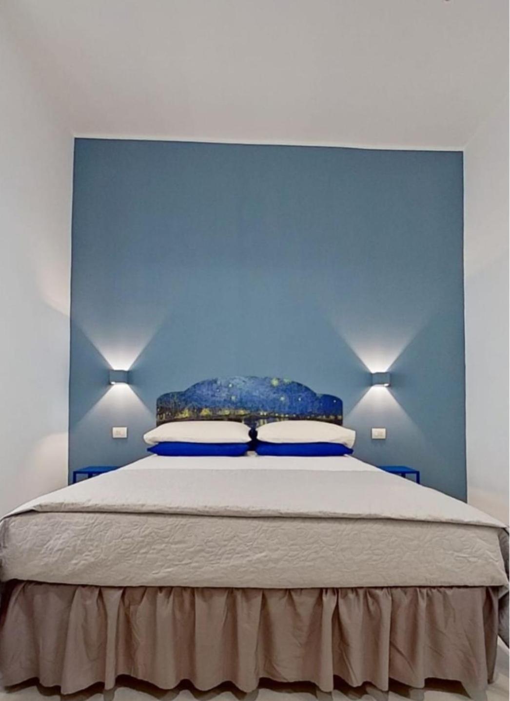Partenope 10 Naples